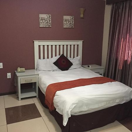 Fordsburg Inn Йоханесбург Екстериор снимка