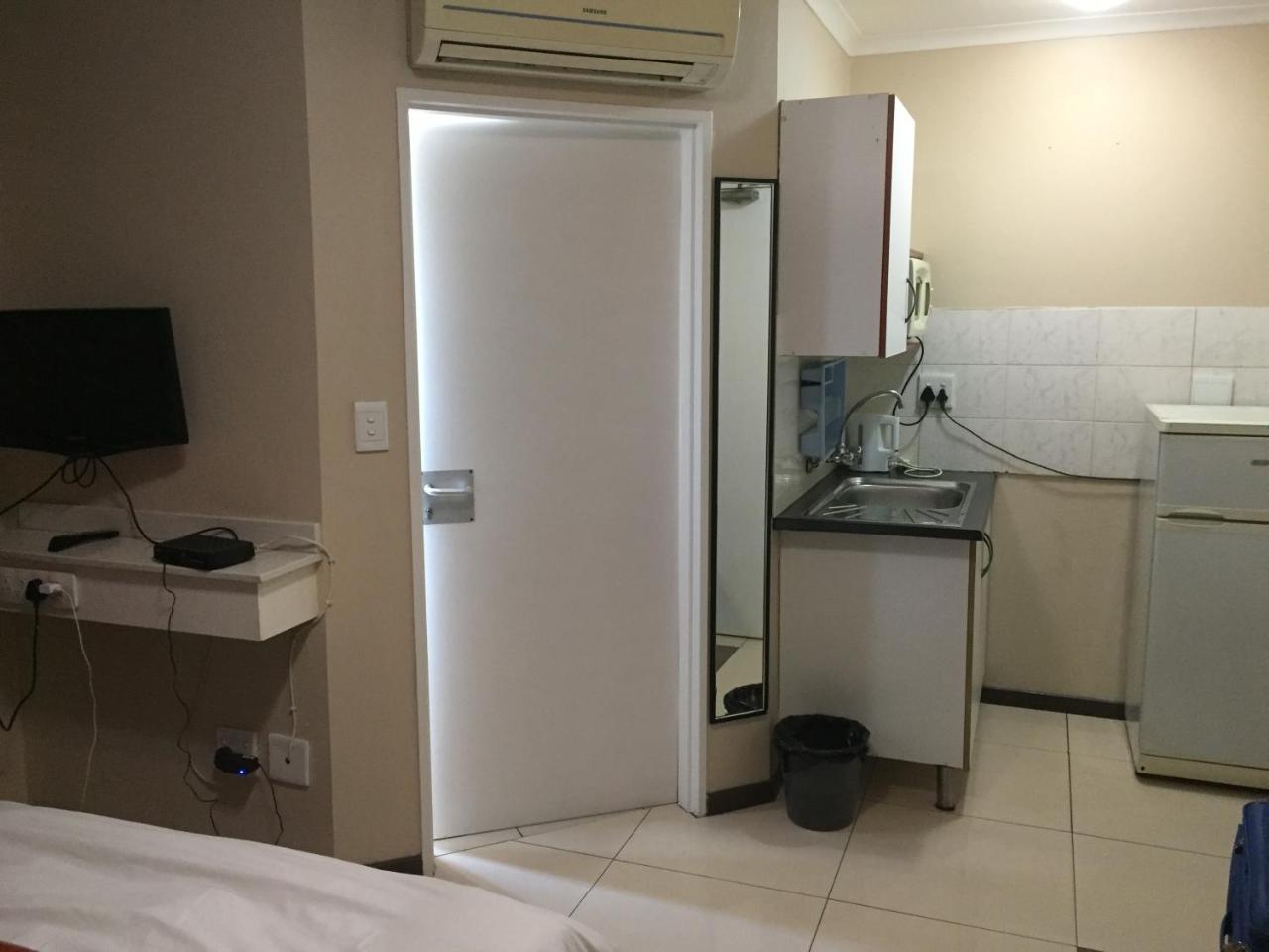 Fordsburg Inn Йоханесбург Екстериор снимка